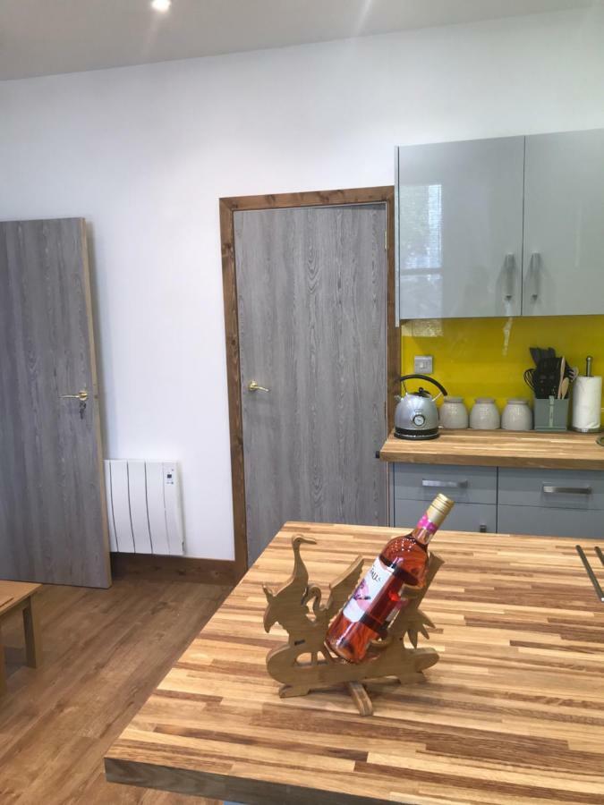 Nant Apartment - Ground Floor Menai Bridge Extérieur photo
